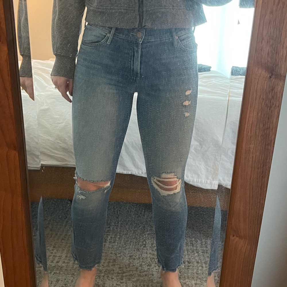 Mother Size 28 high rise jean